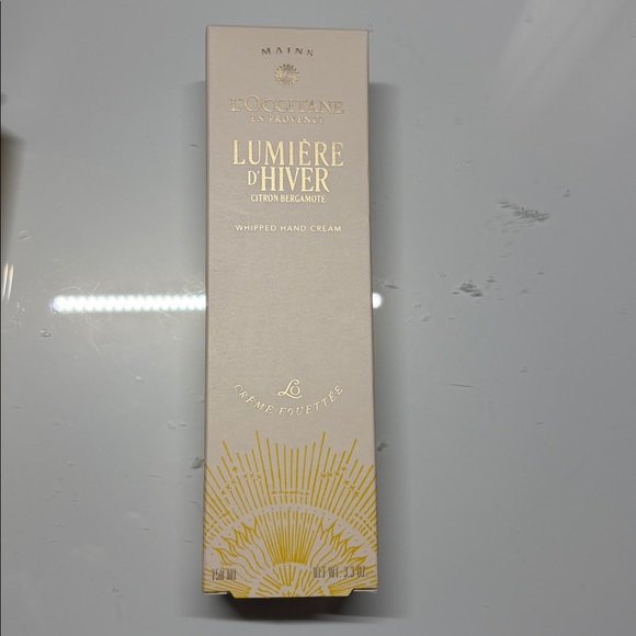 L'OCCITANE Lumiere d'Hiver Hand Cream Trio - Gold - Picture 5 of 6